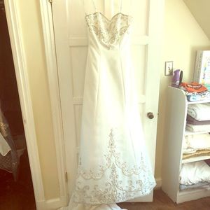 Jasmine Haute Couture Wedding Dress (Floor Sample)